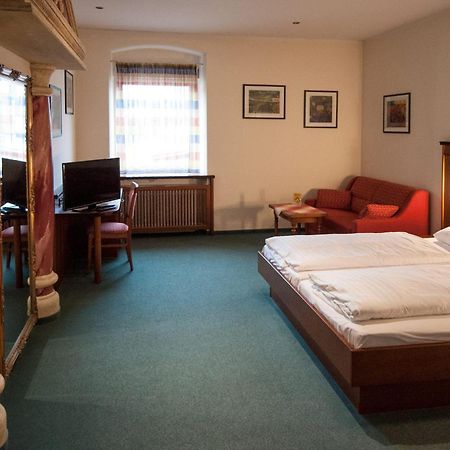 Hotel Gasthof Sonne アッシャッハ・アン・デア・ドナウ エクステリア 写真