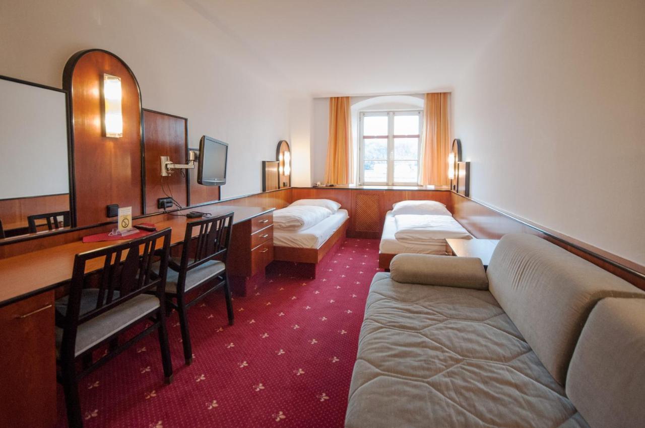 Hotel Gasthof Sonne アッシャッハ・アン・デア・ドナウ エクステリア 写真