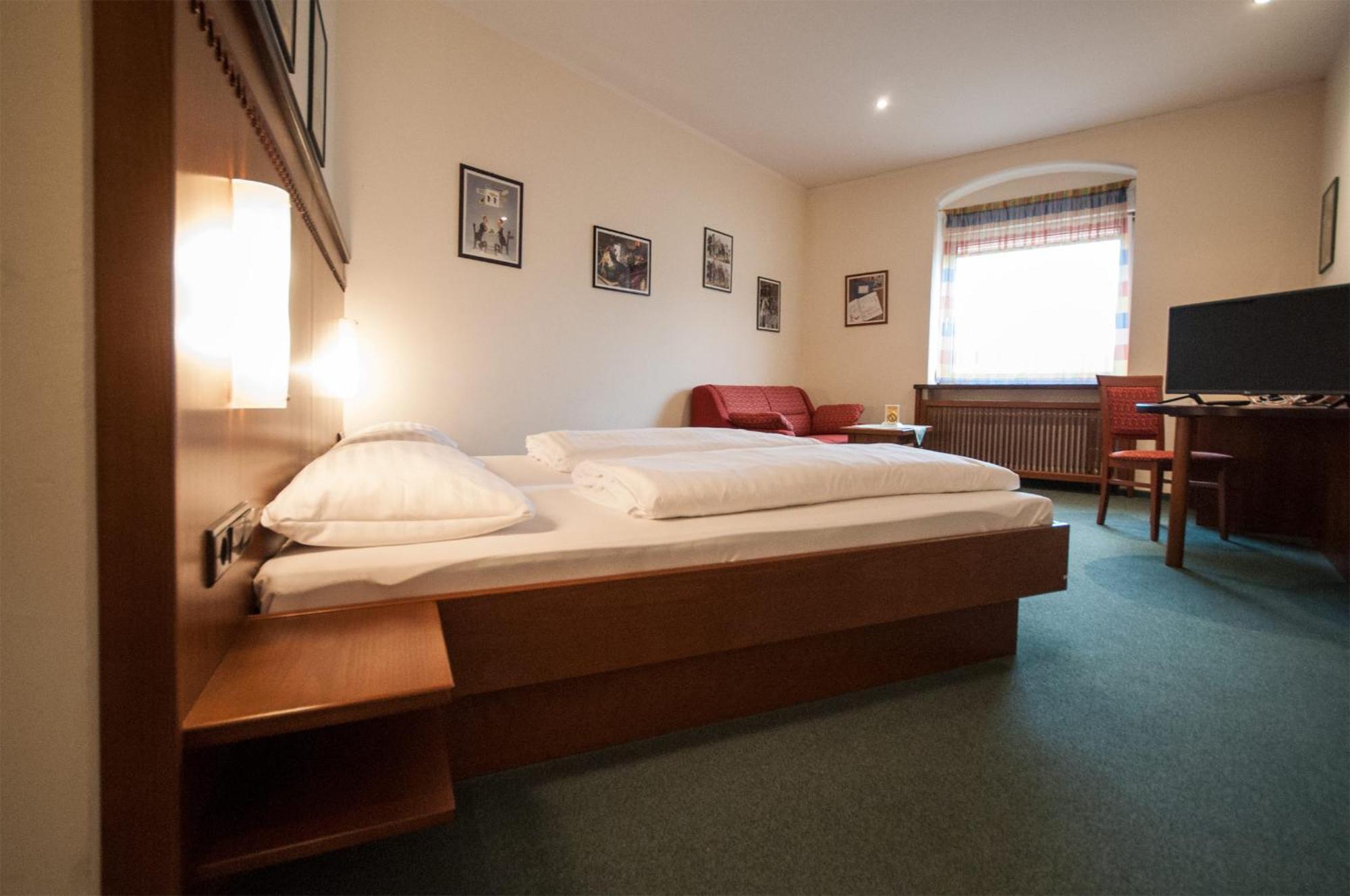Hotel Gasthof Sonne アッシャッハ・アン・デア・ドナウ エクステリア 写真