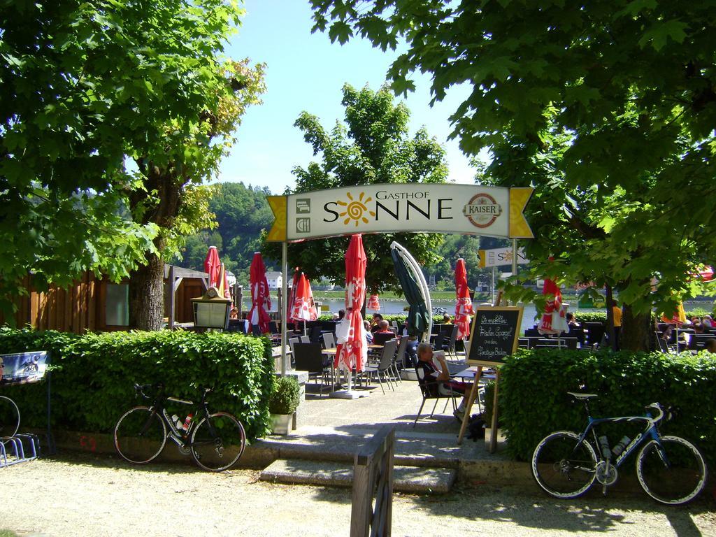 Hotel Gasthof Sonne アッシャッハ・アン・デア・ドナウ エクステリア 写真