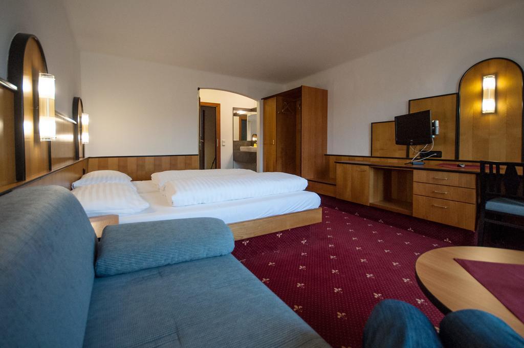 Hotel Gasthof Sonne アッシャッハ・アン・デア・ドナウ エクステリア 写真
